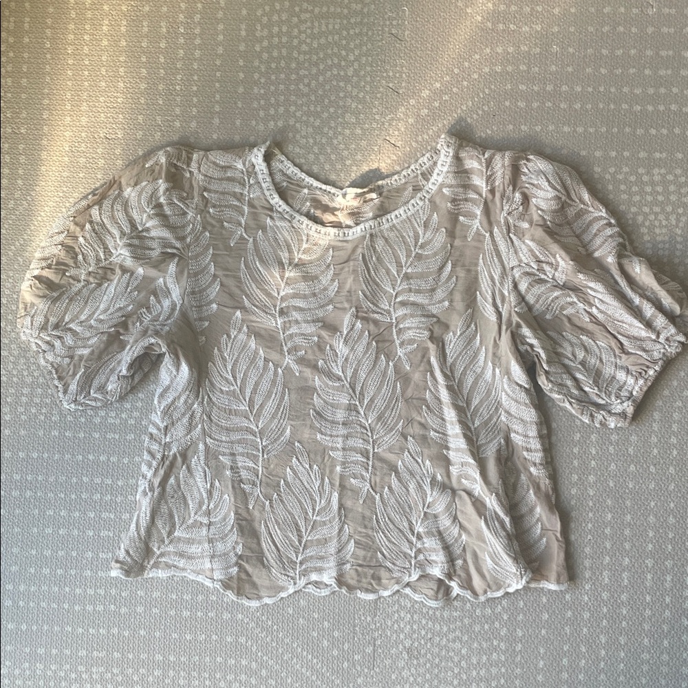 Solitaire Rayon Cream Leaf Patterned Women's Top